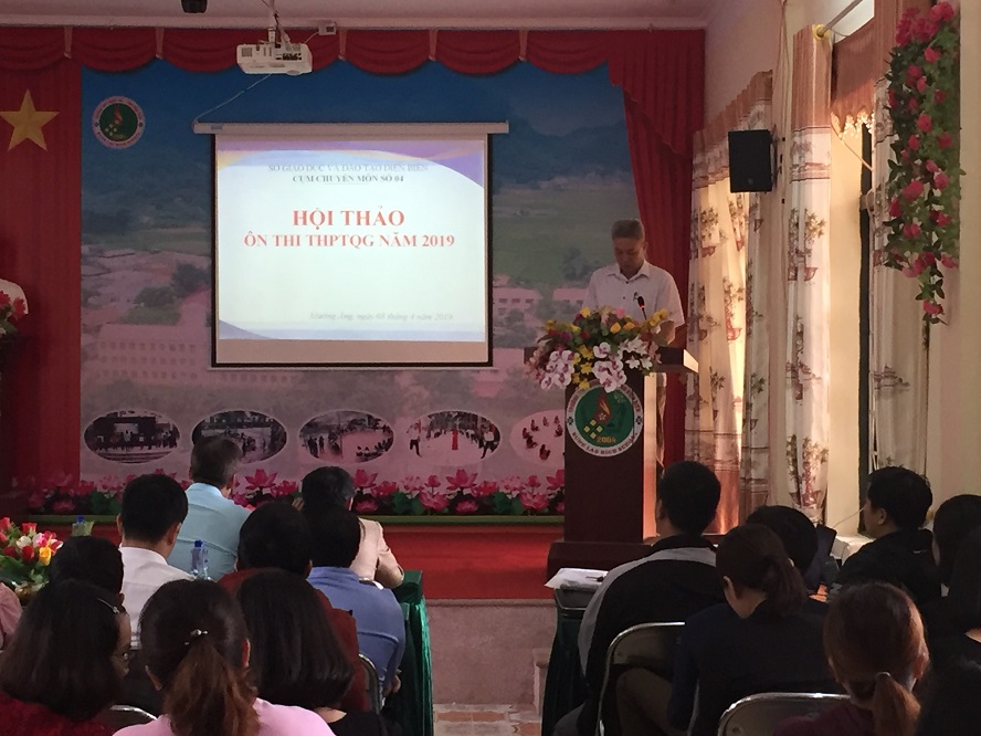Thầy giáo Đào Xuân Mạnh-Hiệu trưởng phát biểu tại hội thảo