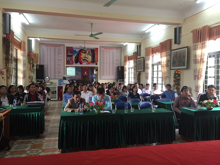 Toàn cảnh cán bộ, giáo viên tham dự hội thảo
