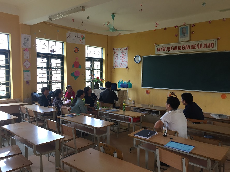 Sinh hoạt chuyên môn nhóm Lí